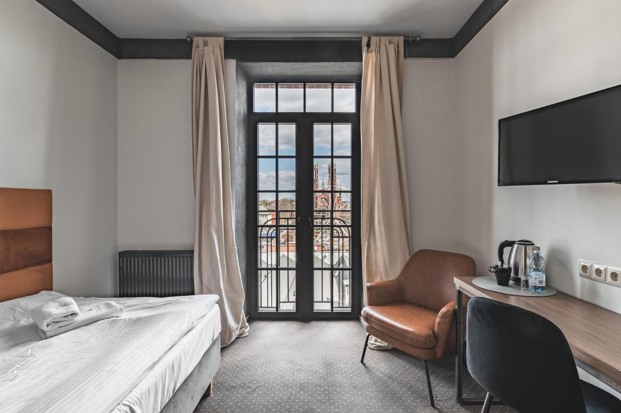 Stara Przedzalnia Bed & Breakfast Zyrardow